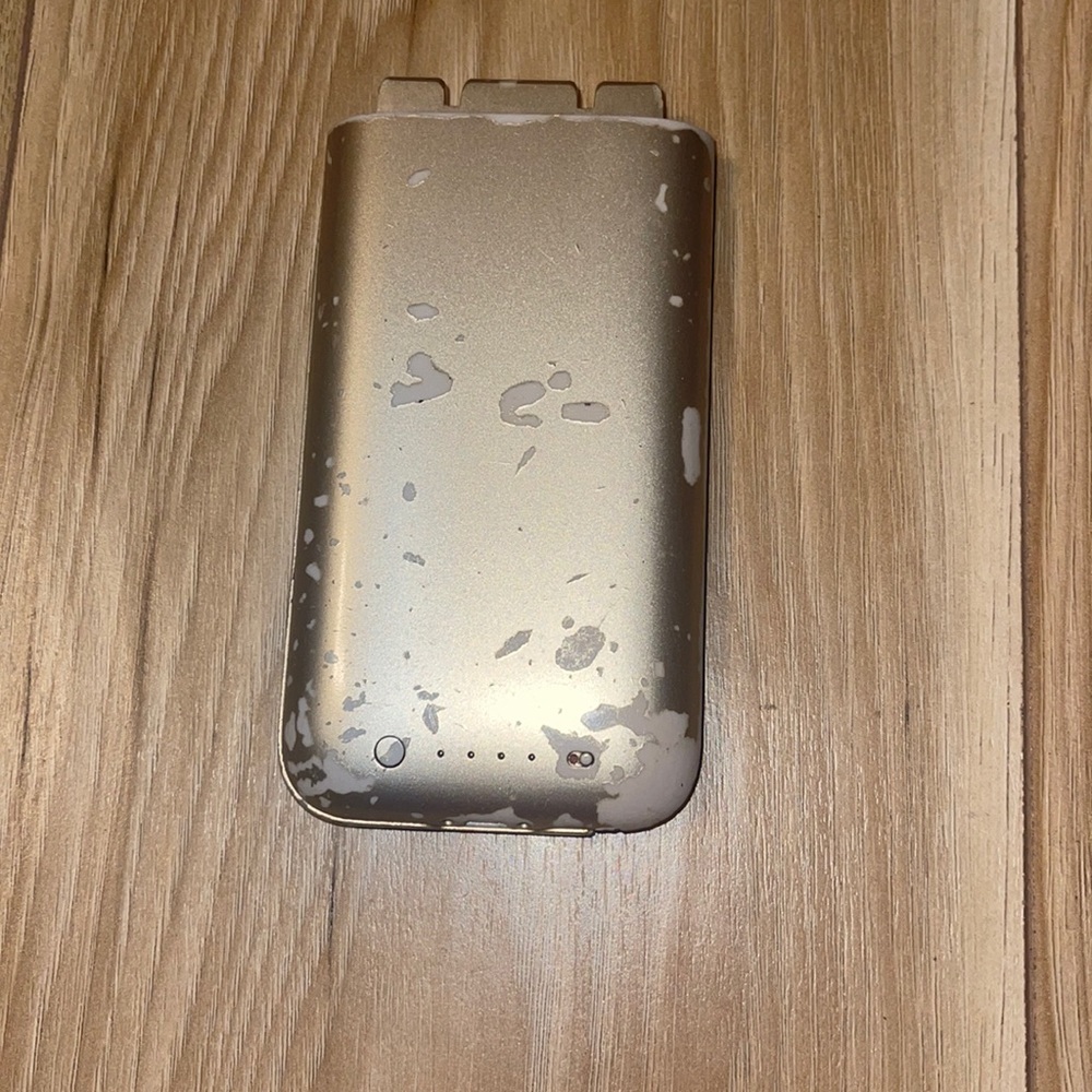 Mophie Juicer iPhone 7 the charger still works. I lost the top. Great for travel